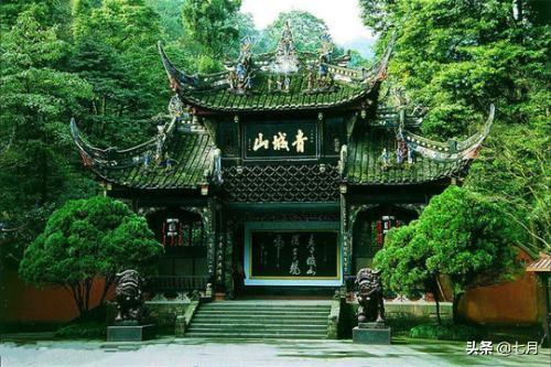 成都周边旅游景点有哪些？
