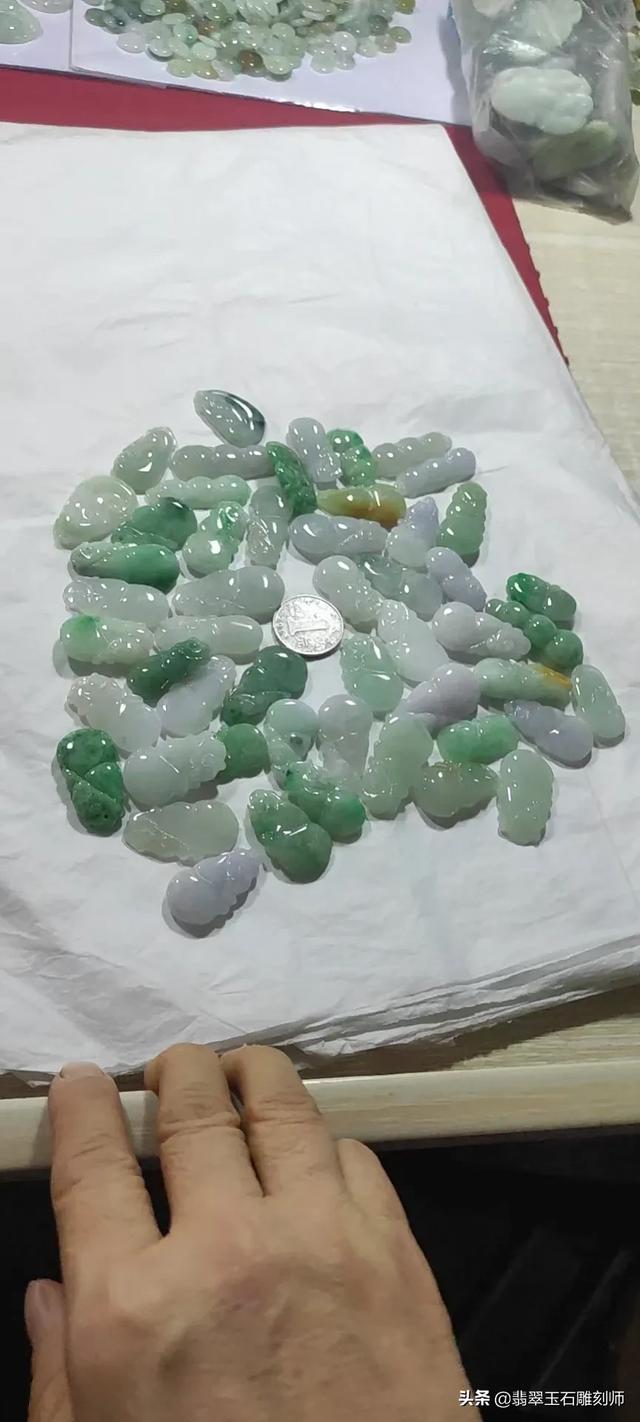 翡翠种水等级划分图解,怎么看翡翠手镯种老和种嫩？