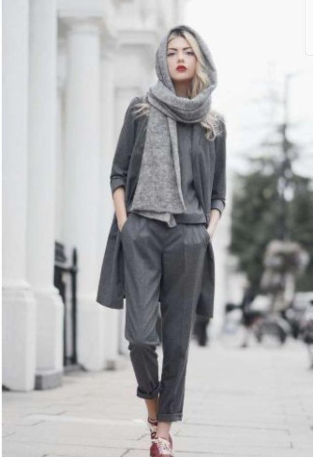 烟灰色裤子配什么颜色的外套?-生活百科