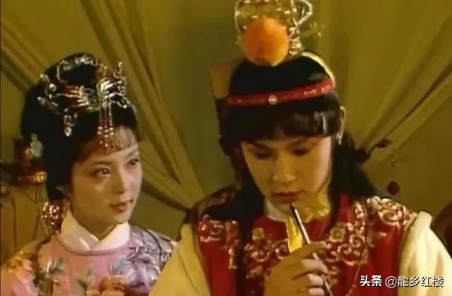 赵本山和章子怡睡照片:假如宝玉不是真睡，他突然起来，把宝钗按倒床上，宝钗会怎样