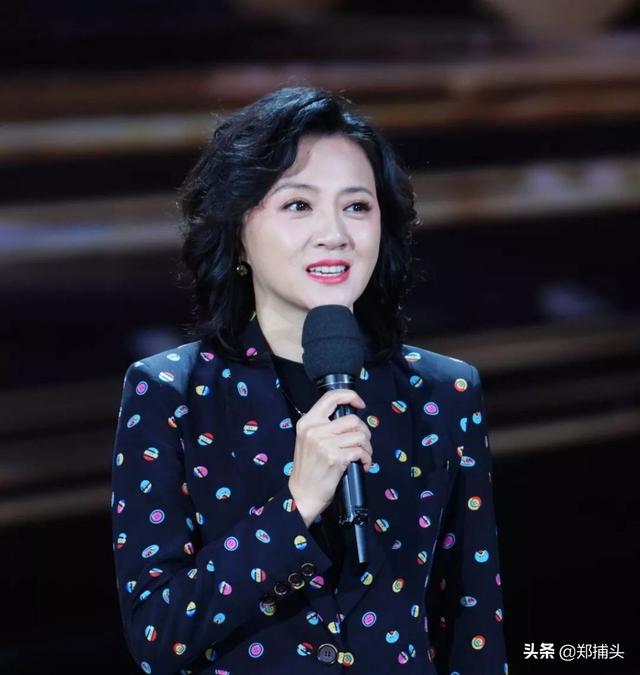演员闫学晶老公是谁:为啥闫学晶、魏三、孙小宝没有拜赵本山为师？