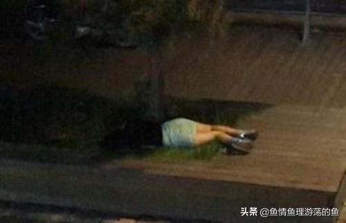 女子躺马路中间追车拍视频，为什么总有年轻女性醉在马路上？