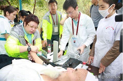 蒋欣捐款惹怒韩红:娱乐圈里有哪些明星默默做着公益慈善？