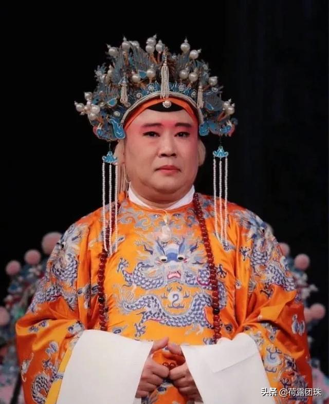 王珮瑜:听说王佩瑜退出了京剧团，自己成立了京剧小园子，是真是假？