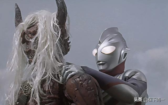 《高斯奥特曼》中的怨灵鬼恋鬼和《迪迦奥特曼》中宿那鬼谁最厉害?