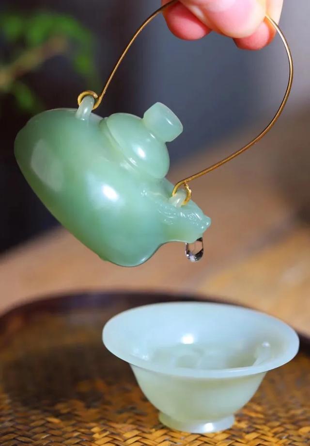 和田玉沙枣青籽料原石价格,和田青花现在的市场价格是怎样的？