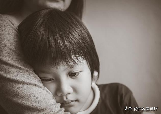 小孩拉不出屎怎么办:3岁儿子大便干拉不出来，儿科医生：2个方法有用，是哪2个？