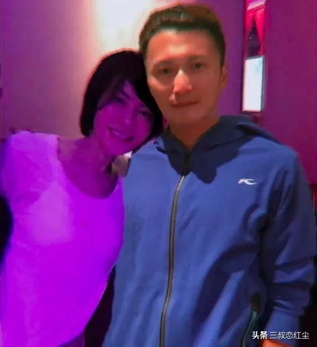王菲48岁产子最近露面:王菲给谢霆锋生了孩子，这是真的吗？