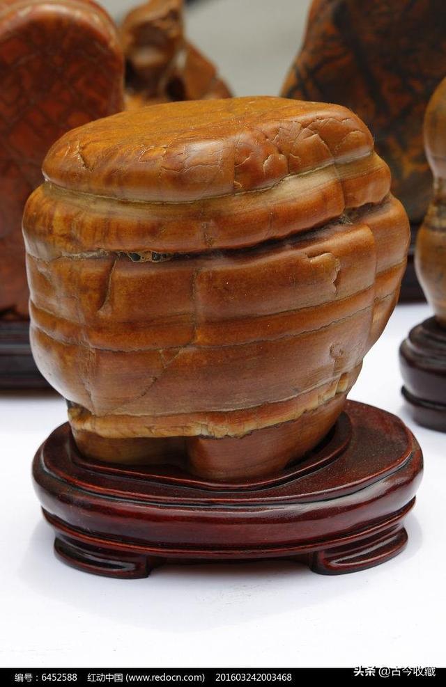 顶级玉石图片,各位藏友看看，这是玉石吗？