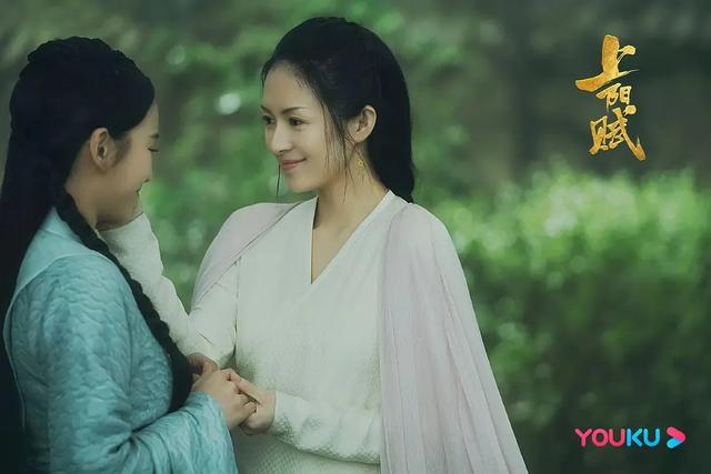 周冬雨我太娘了:《奇葩说》中的周冬雨说自己因为一两句话被骂惨了，她说了什么？