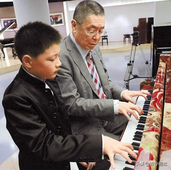 中国著名的钢琴家有哪几位女性（中国著名的钢琴家有哪几位女士）