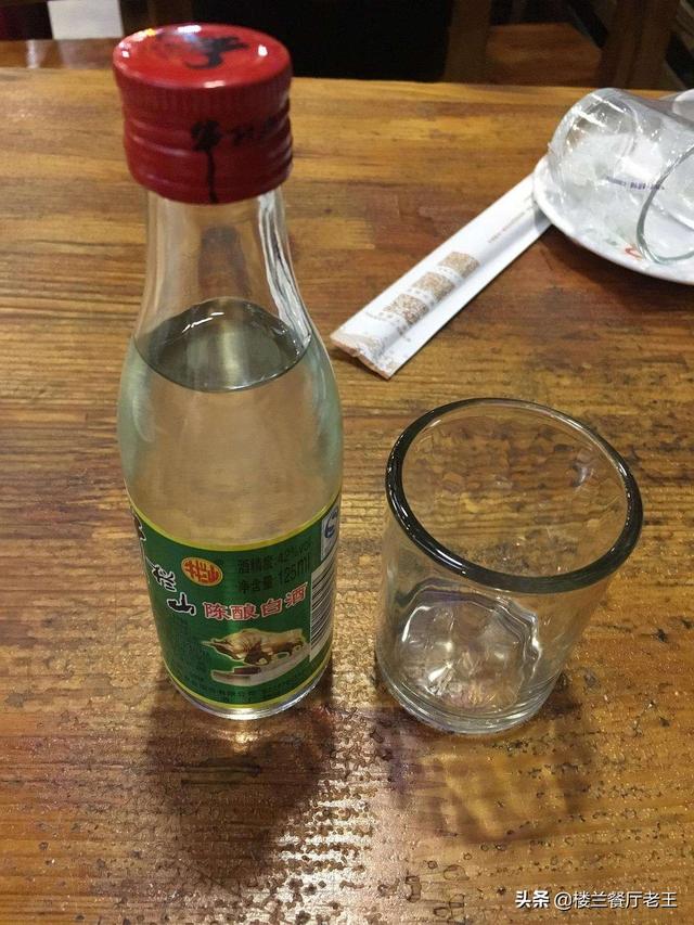 一个人喝酒的图片大全一个人喝酒你最喜欢什么菜