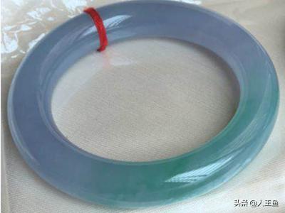 6000元春带彩手镯,春带彩的翡翠是什么档次？
