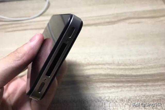 沙袋鼠:10年前的iphone是什么样的？