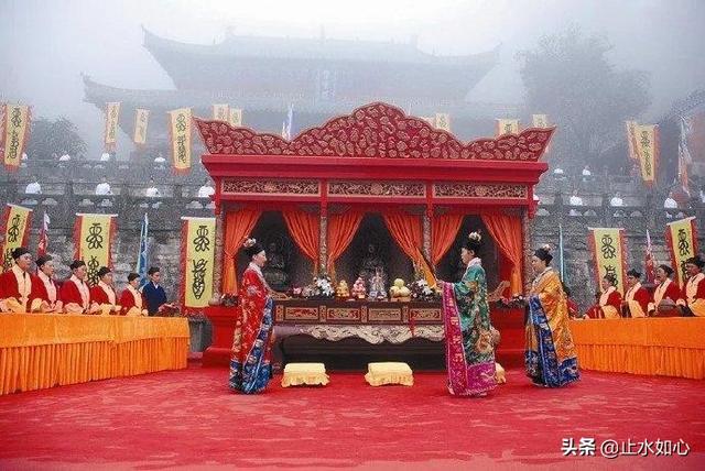 烧香的形状:上香时为什么都是三支香？