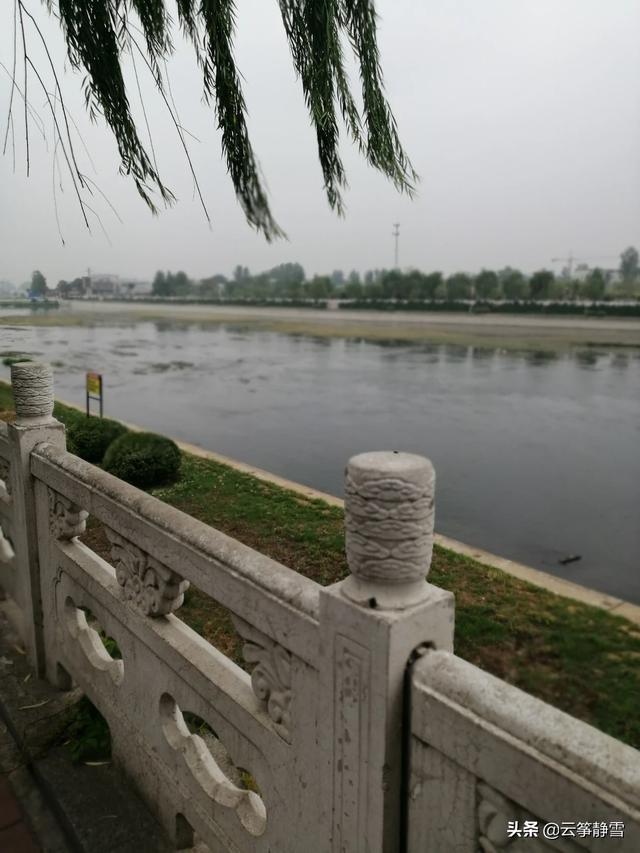 历史上有哪些描写情深而又词好的古诗词？