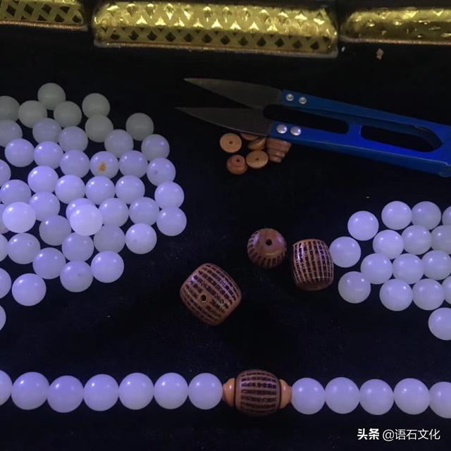 什么叫和田玉籽料,和田玉籽料和俄料的区别到底在哪里？