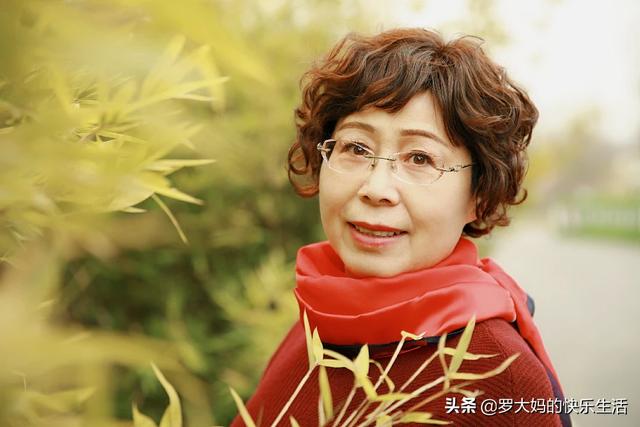 枣红配什么颜色最好看？