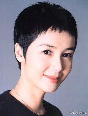 海青短发图片:女人过了50留直发好看吗会不会显年轻