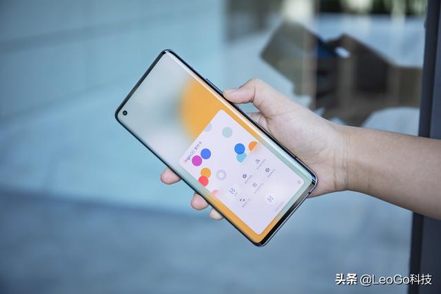 顶级vivo降至真香价,骁龙865+12GB,还值得入手吗？