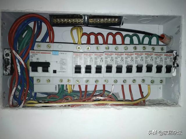 問答 - 家庭電路總開為空開控制,無漏保,用電幾分鐘至十多分鐘就跳閘