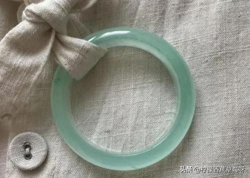 玉镯子坏了怎么修补,玉镯子碎了怎么办？手镯断了怎么修复？