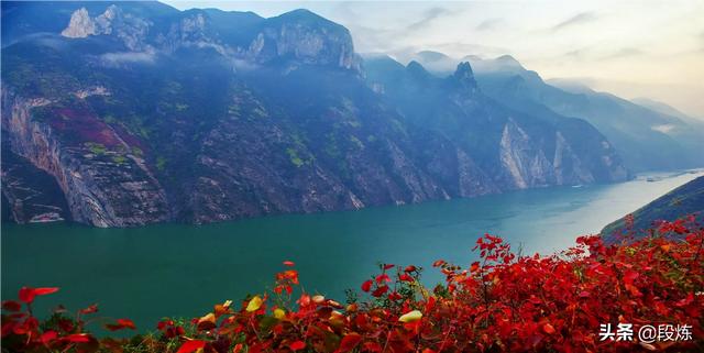 黄河里面有什么，我国的长江、黄河绵延几千里，沿途有哪些著名景点