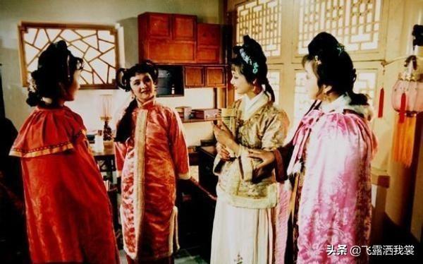 高调宠爱 笑佳人:《红楼梦》里薛宝琴取代黛玉成贾母的新宠，黛玉为何不吃醋？