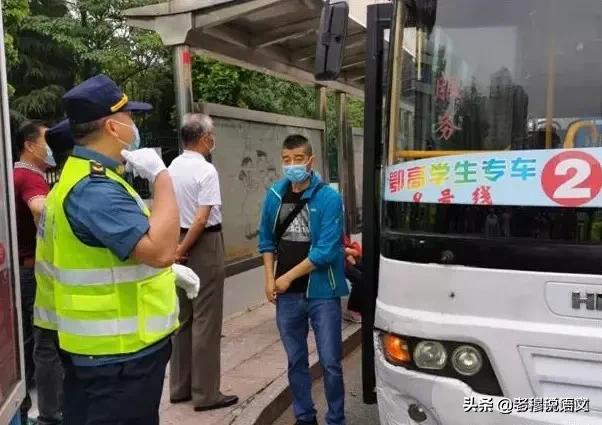 《防卫白皮书》背后有多细思极恐，湖北鄂州一学生复学核酸检测阳性，他未接触过病人怎么染上的呢