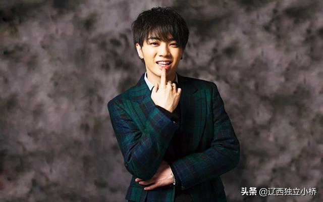 华晨宇八卦:华晨宇勇认“私生子”，为什么是一场顶级舆论操纵公关战