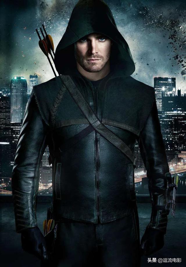 头条问答 - dc动画电影《蝙蝠侠:黑暗骑士归来(下)》,绿箭的手臂具体