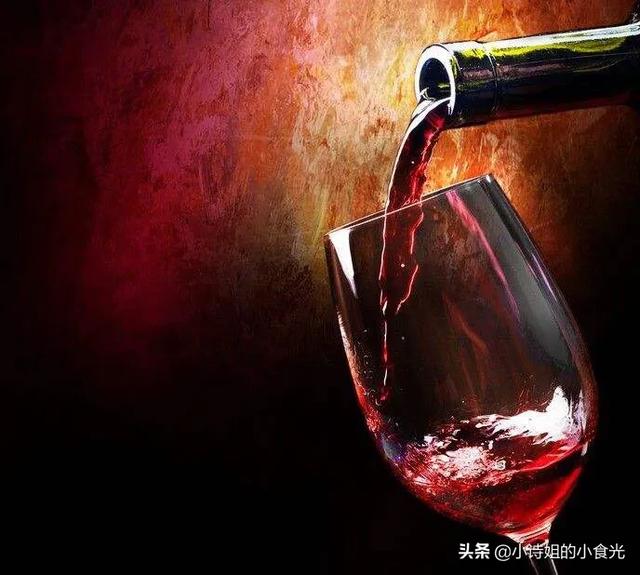 过期红酒的10个小妙用，红酒的保质期是十年，那么超过十年的红酒还能饮用吗