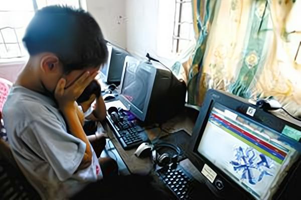 湖南碎尸案:湖南6岁女童遭邻居挥锄击碎头骨，男人行凶后跪拜，你怎么看？