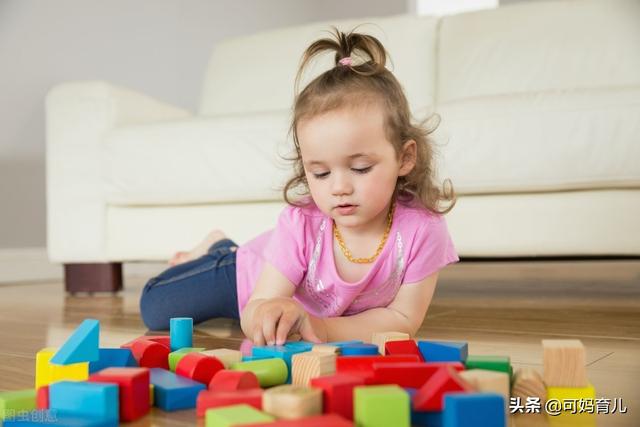 怎么才能让三岁的宝宝自己玩，不黏大人？ 1到3岁的孩子注意事项 第3张