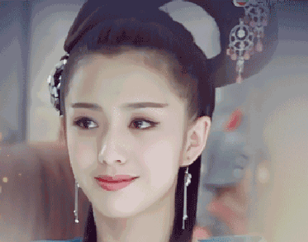 演员李颖:在国产剧中，你认为最漂亮的女演员是谁？