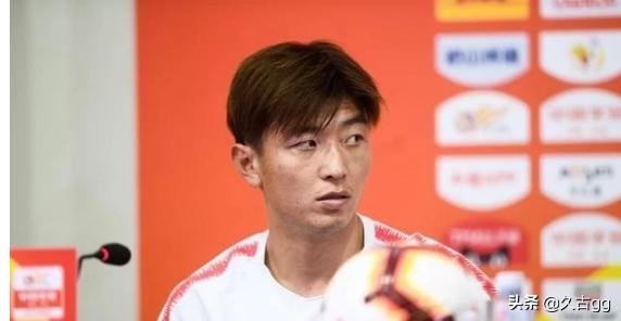 卡巴纳美洲狮俱乐部:记者：于汉超试训申花由李帅牵线，为什么不选择加盟大连人？