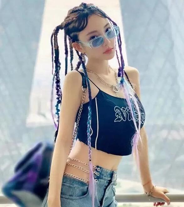 贾乃亮和李小璐离了么:贾乃亮和李小璐真的离婚了吗？小甜馨怎么办？