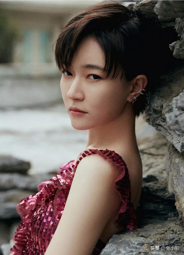 邢恩照片:哪些女明星的穿搭个性又帅气？
