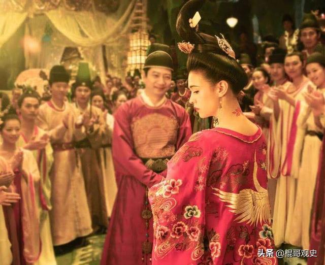 杨贵妃真实画像:杨贵妃的腰，是细还是粗都说杨贵胖，唐朝以胖为美，贵妃的腰呢