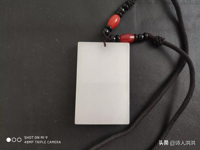 透闪石玉基本知识,是带有透闪石的玉统称和田玉吗？