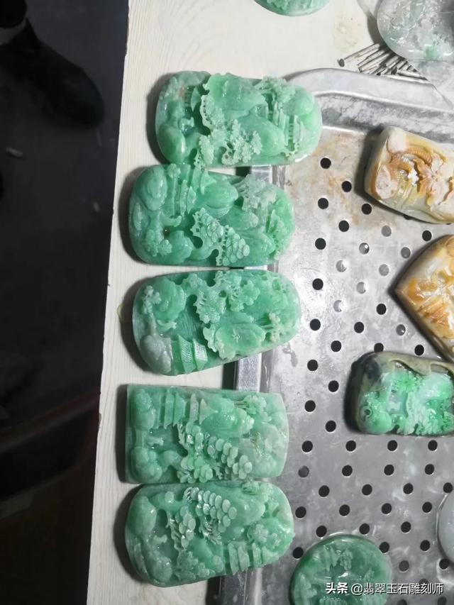 和田玉手镯70000元图片,在网上买了个六七百的手镯怎么觉得有点假？