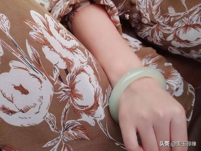 文玩鹤顶红:逛文玩市场，哪些文玩千万不能买
