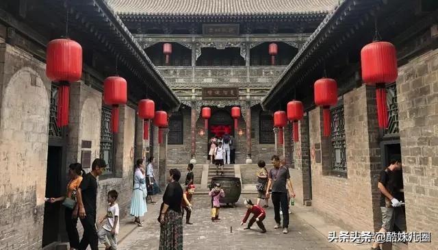 乔家大院5A级景区摘牌,相关负责人：景区有6家运营主体,多头管理致混乱,游客投诉无门,出事无人负责,你怎么看？