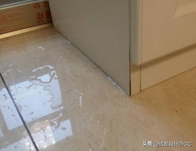 潮湿虫是益虫还是害虫:磁砖缝里有潮湿虫出来怎么办？