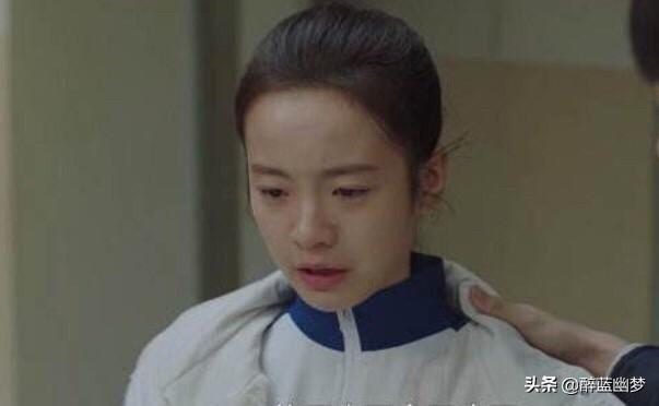电视剧《小喜欢》里的乔英子,是怎么从一个开朗活泼的女孩,变成抑郁想轻生的女孩？