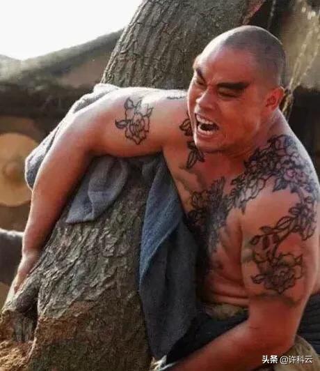 鲁达当和尚,鲁智深鲁达三拳的代价是多少？