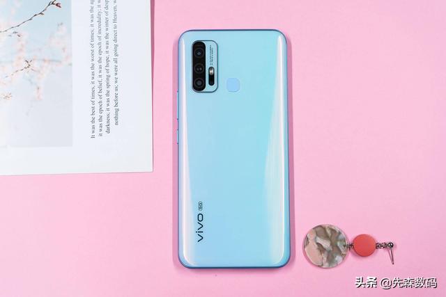 尊龙z6电竞:vivo两千左右的手机哪款性价比高？