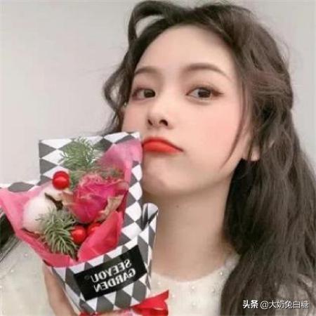 女生频繁换<a href=https://maguai.com/list/256-0-0.html target=_blank class=infotextkey><a href=https://maguai.com/list/256-0-0.html target=_blank class=infotextkey>朋友圈</a></a>头像是为了什么什么心理(女生微信头像)