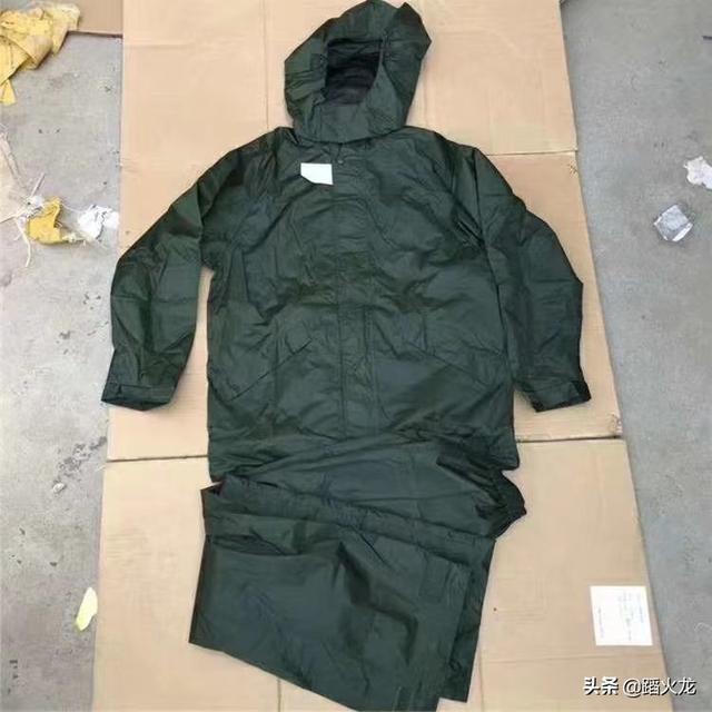 当过兵的战友你们如何评价07式雨衣的设计