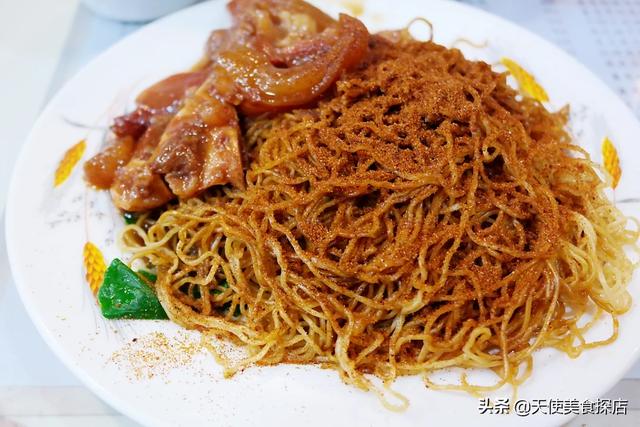 罗嘉良个人资料:夏日炎炎，香港人为啥爱吃热气腾腾的云吞面？